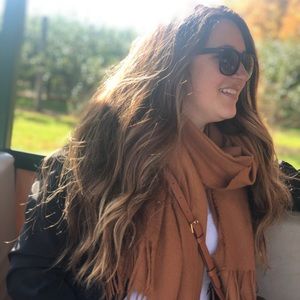 Meet your Posher, Alana